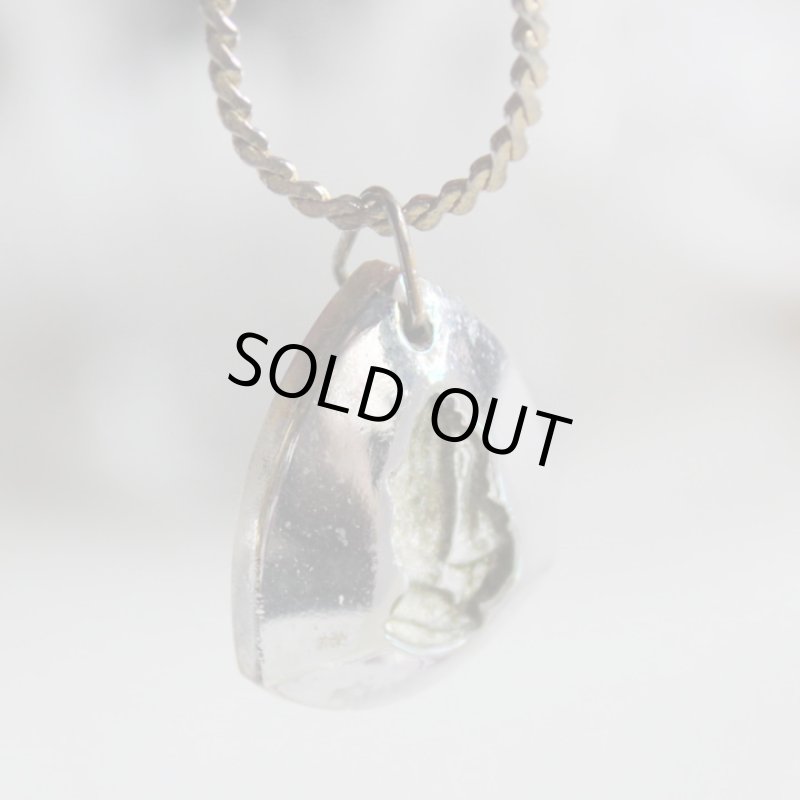 画像6: アメリカヴィンテージPray Hands 祈りの手オーロラグラスペンダントネックレス｜アンティーク雑貨ガラス (6)