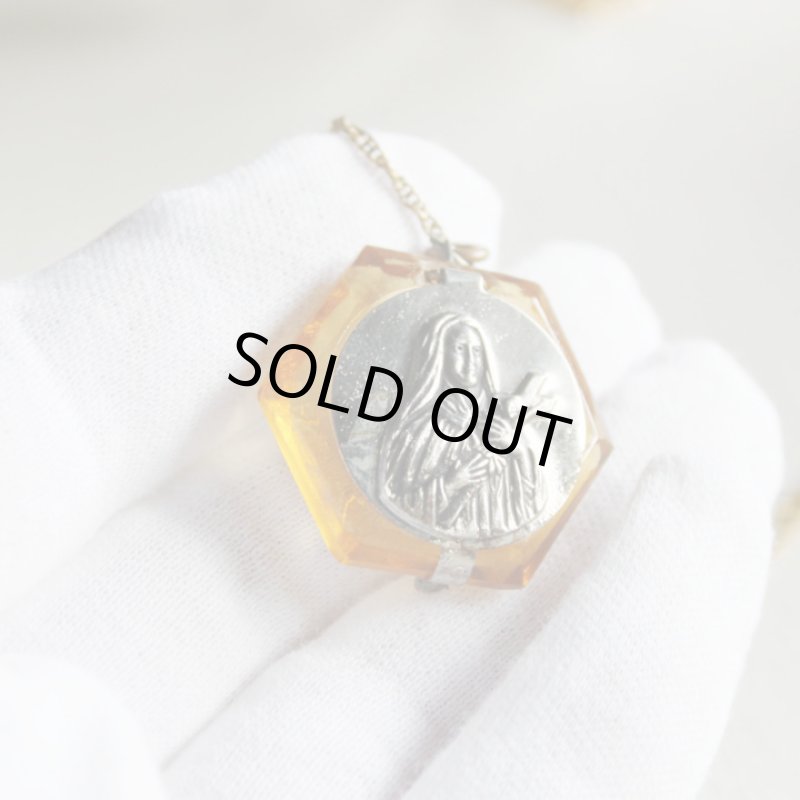 画像8: チェコスロバキア製ヴィンテージ幼きイエスの聖テレジアミニロザリオ入り六芒星ガラスペンダントネックレス (8)