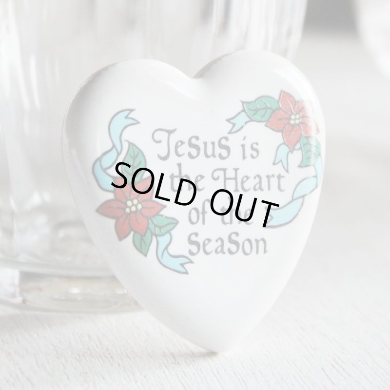 画像1: USAヴィンテージイエスキリストのハートクリスチャン陶器製ピンバッジJesus is the heart of the seasonブローチ (1)