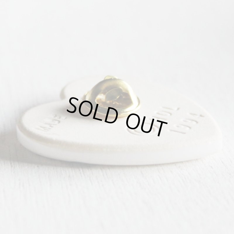 画像3: USAヴィンテージイエスキリストのハートクリスチャン陶器製ピンバッジJesus is the heart of the seasonブローチ (3)