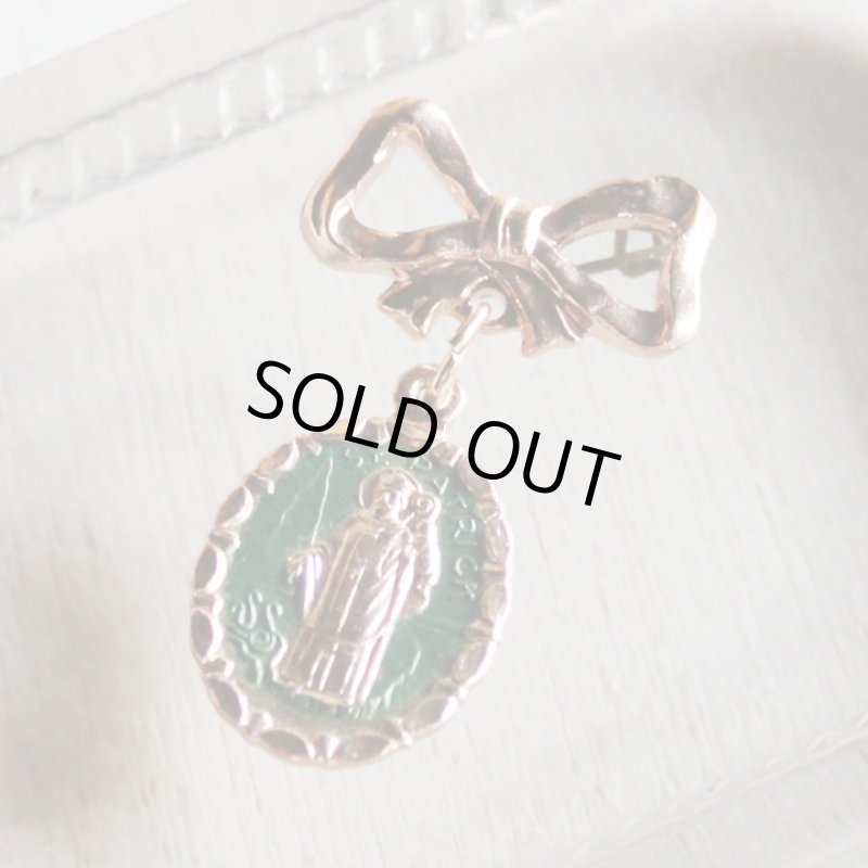 画像2: イタリアヴィンテージ聖パトリックのメダイ付きブローチ|カトリック聖人ピンズ・クリスチャンピンバッジ (2)