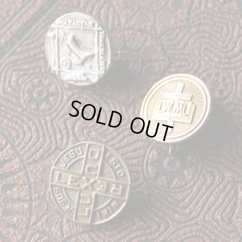 画像4: アメリカヴィンテージキリスト教指導者・光・王・法律の十字架ピンバッジ｜アンティークブローチDUX LUX REX LEX Cross Pins (4)