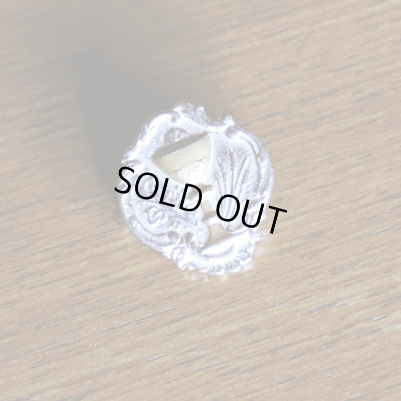 画像2: USAヴィンテージ初聖体・聖杯と聖霊のピンバッジピンズブローチ｜first holy communionアンティークジュエリー (2)