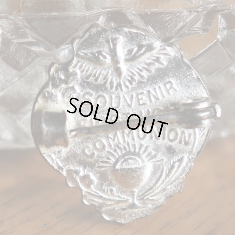 画像9: USAヴィンテージ初聖体・聖杯と聖霊のピンバッジピンズブローチ｜first holy communionアンティークジュエリー (9)