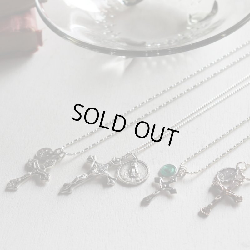 イタリアヴィンテージキリスト教十字架とメダイのネックレス・ファチマの聖母マリア・イエス・ロザリオ