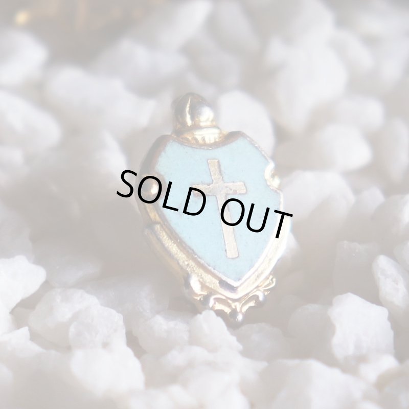 USAヴィンテージクリスチャンクロス盾型ピンバッジ水色｜アンティークピンズライトブルー十字架/シールド