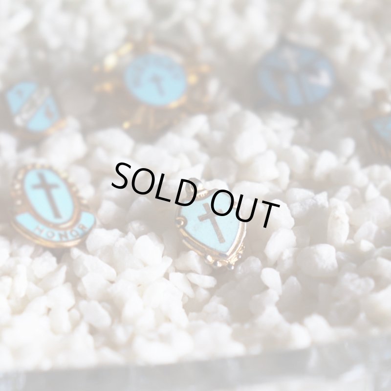 USAヴィンテージクリスチャンクロス盾型ピンバッジ水色｜アンティークピンズライトブルー十字架/シールド