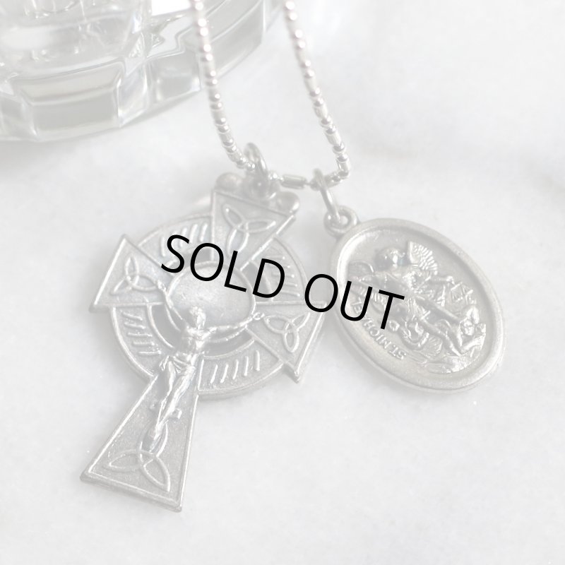 アンティークジュエリー｜イタリアヴィンテージerinケルト十字架クロスと大天使ミカエル・守護天使のメダイネックレス