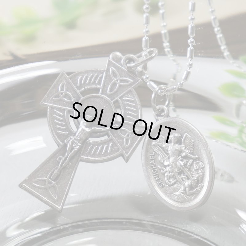 アンティークジュエリー｜イタリアヴィンテージerinケルト十字架クロスと大天使ミカエル・守護天使のメダイネックレス