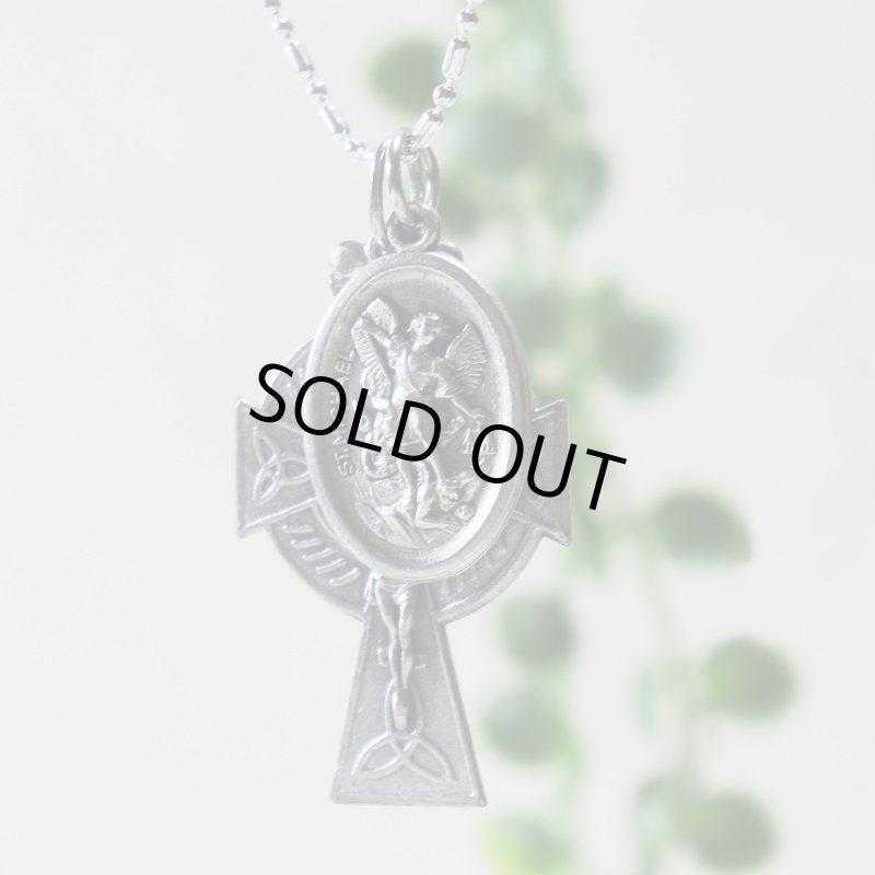 アンティークジュエリー｜イタリアヴィンテージerinケルト十字架クロスと大天使ミカエル・守護天使のメダイネックレス