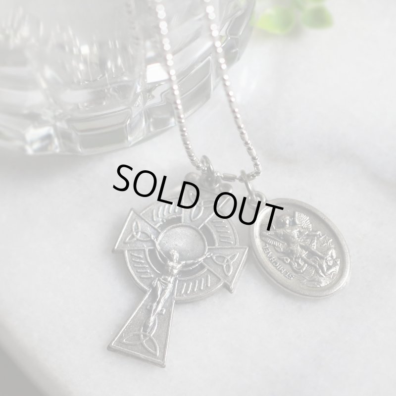 アンティークジュエリー｜イタリアヴィンテージerinケルト十字架クロスと大天使ミカエル・守護天使のメダイネックレス