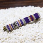 ヴィンテージUSミリタリーリボン略綬ピンバッジ紫橙｜米軍マリーン海兵隊予備役将校訓練弾パレードリボン略章