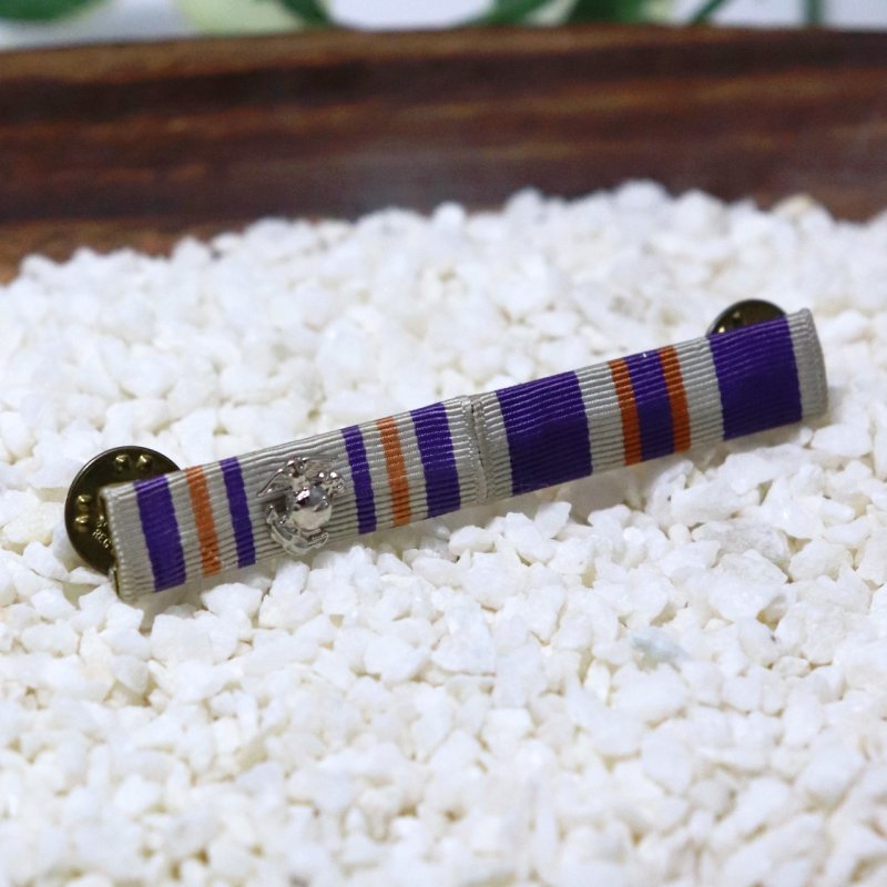 ヴィンテージUSミリタリーリボン略綬ピンバッジ紫橙｜米軍マリーン海兵隊予備役将校訓練弾パレードリボン略章