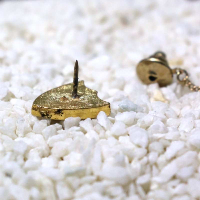 USAヴィンテージシールド&ルースターのタイタックピン｜盾・にわとり（雄鶏）ネクタイピン・ピンバッジ