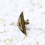 USAアールデコトライアングルブローチ10Kメッキピンバッジ｜アンティーク・ピンズ