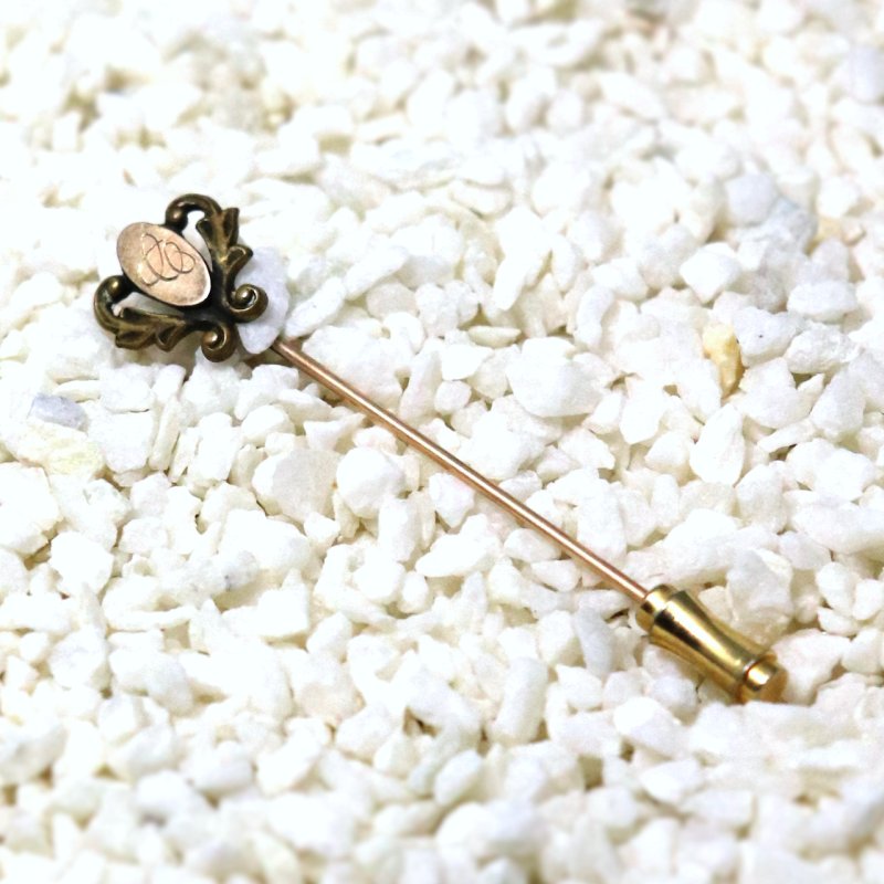 USAアンティークヴィクトリアンカリグラフィC彫金ハットピン｜ブローチ・ピンバッジ