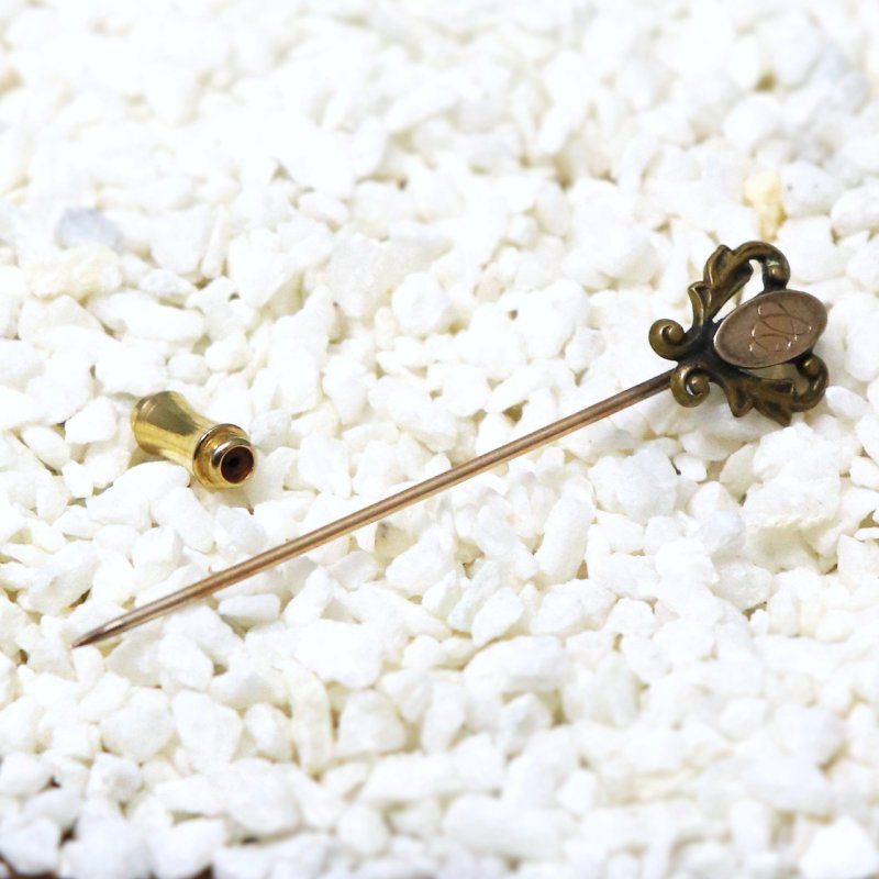 USAアンティークヴィクトリアンカリグラフィC彫金ハットピン｜ブローチ・ピンバッジ