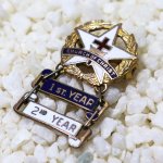 USAヴィンテージキリスト教日曜学校階級ブローチCHURCH OF CHRIST 2nd YEARバッジ｜サンデースクール・十字架ピンバッジ