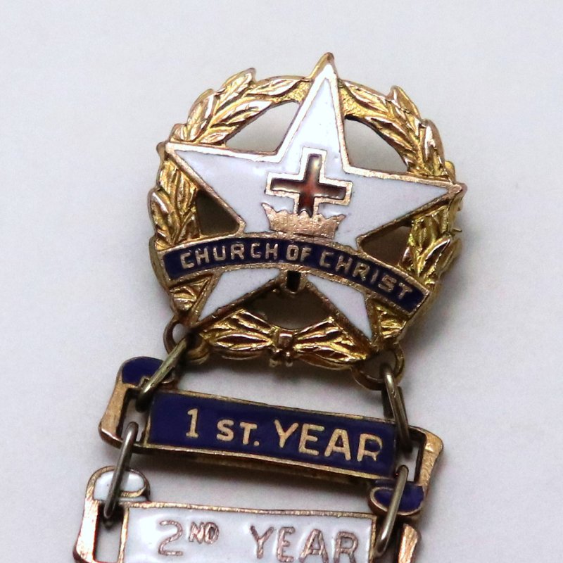 USAヴィンテージキリスト教日曜学校階級ブローチCHURCH OF CHRIST 2nd YEARバッジ｜サンデースクール・十字架ピンバッジ