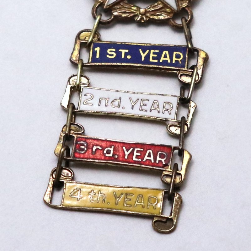 USAヴィンテージキリスト教日曜学校階級ブローチ1st CONG'L・4th YEARバッジ｜サンデースクール・十字架ピンバッジ