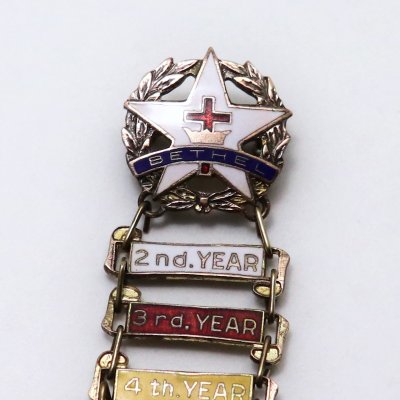 画像2: USAヴィンテージキリスト教日曜学校階級ブローチBETHEL・6th YEARバッジ｜サンデースクール・十字架ピンバッジ