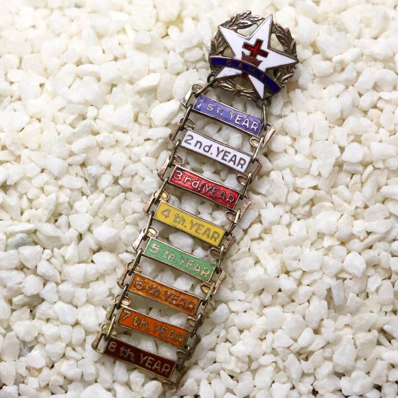 USAヴィンテージキリスト教日曜学校階級ブローチC.&M.A.・8th YEARバッジ｜サンデースクール・十字架ピンバッジ