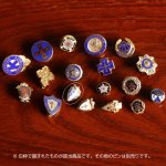 USAヴィンテージクリスチャンブローチ青｜キリスト教ピンバッジ十字架・ランプ