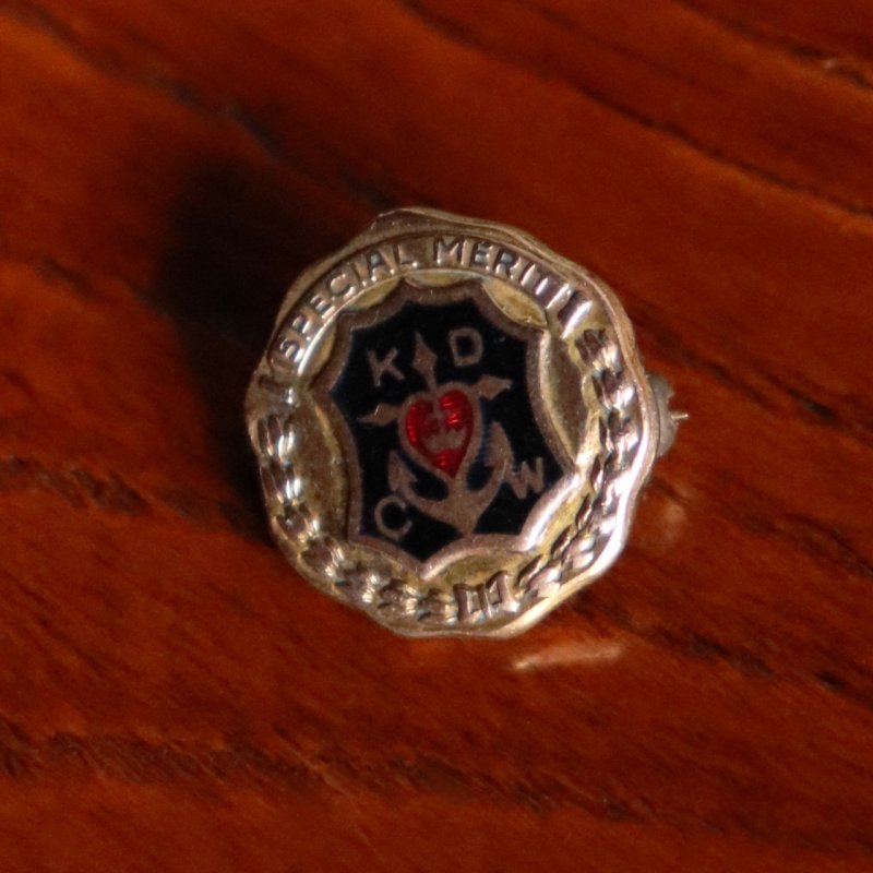 USAヴィンテージ友愛団体K.D.C.W.徽章ブローチ｜ピンバッジSPECIAL MERIT