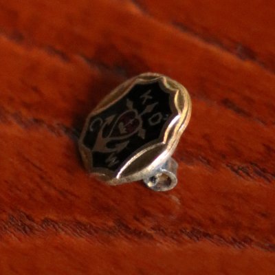 画像2: USAヴィンテージ友愛団体K.D.C.W.徽章ブローチ小|ピンバッジ