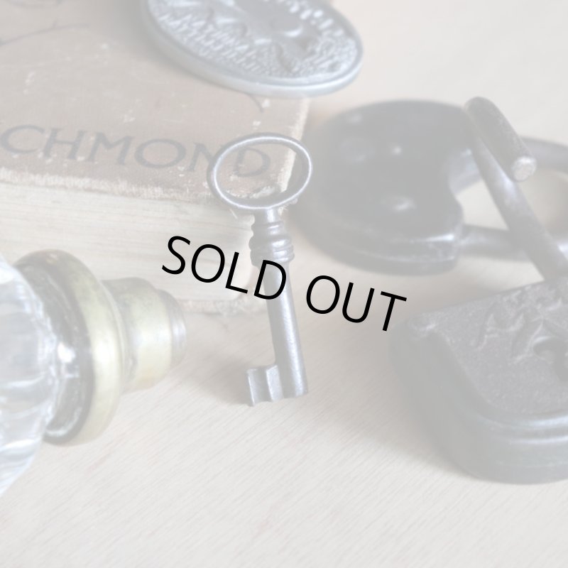 アンティークキー｜古い錠前パドロック用の鉄製鍵