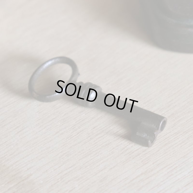 アンティークキー｜古い錠前パドロック用の鉄製鍵