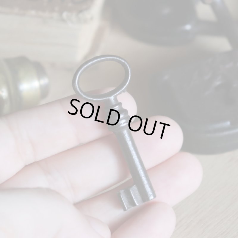 アンティークキー｜古い錠前パドロック用の鉄製鍵