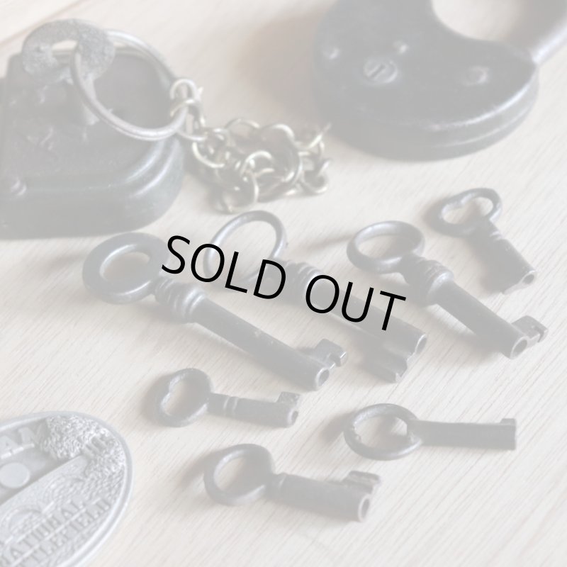 アンティークキー｜古い錠前パドロック用の鉄製鍵