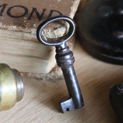 画像1: USAヴィンテージ鉄製の鍵(4)｜古いアンティークキー・アンティーク鍵・カギ