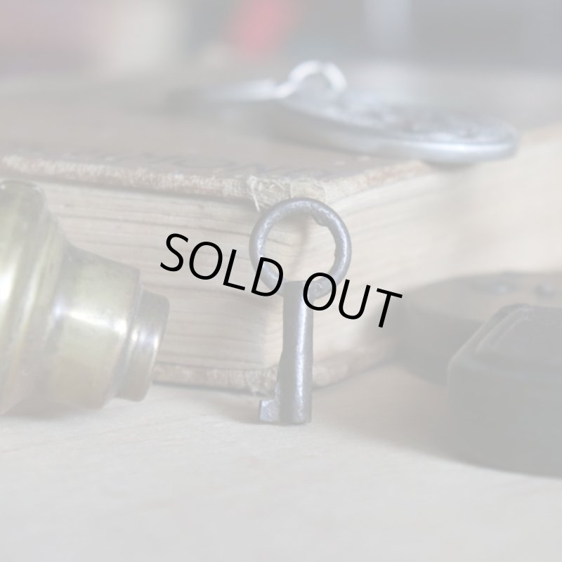 アンティークキー｜古い錠前パドロック用の鉄製鍵