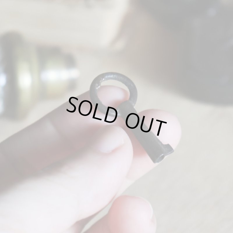 アンティークキー｜古い錠前パドロック用の鉄製鍵