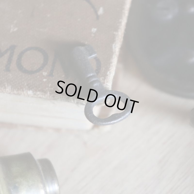 アンティークキー｜古い錠前パドロック用の鉄製鍵