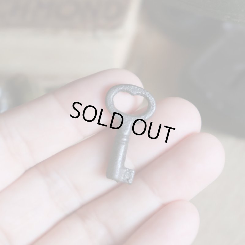 アンティークキー｜古い錠前パドロック用の鉄製鍵