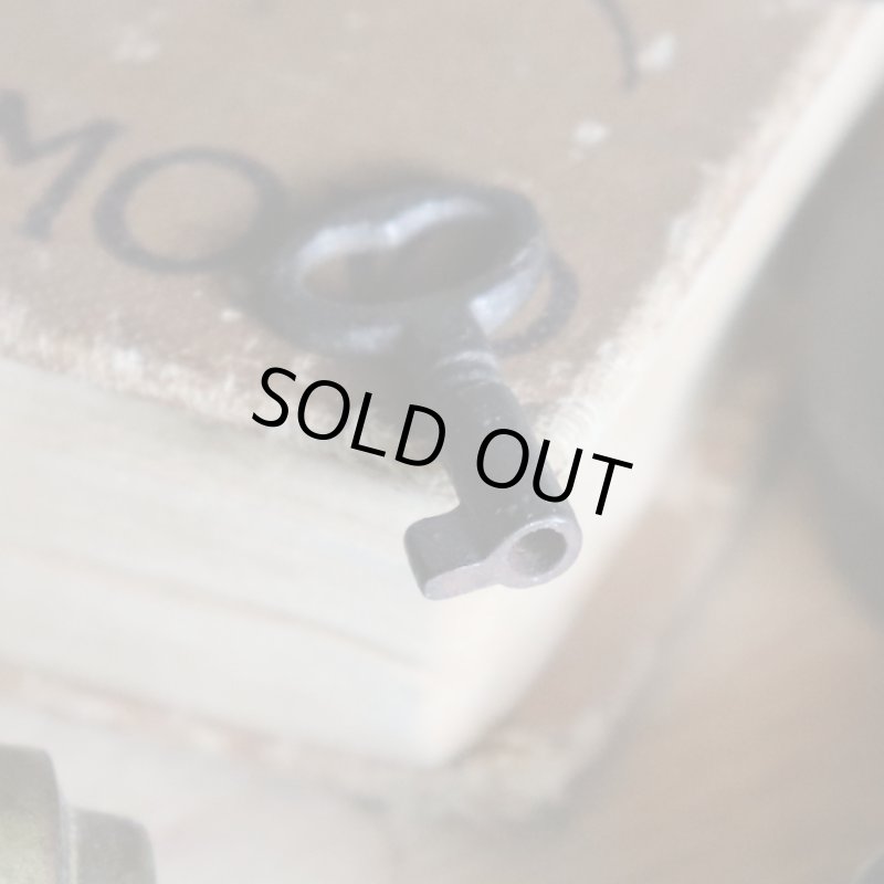 アンティークキー｜古い錠前パドロック用の鉄製鍵