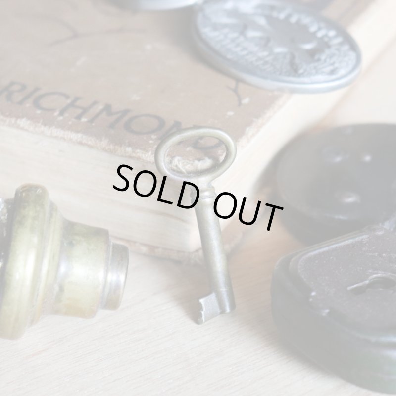 アンティークキー｜古い錠前パドロック用の真鍮製鍵