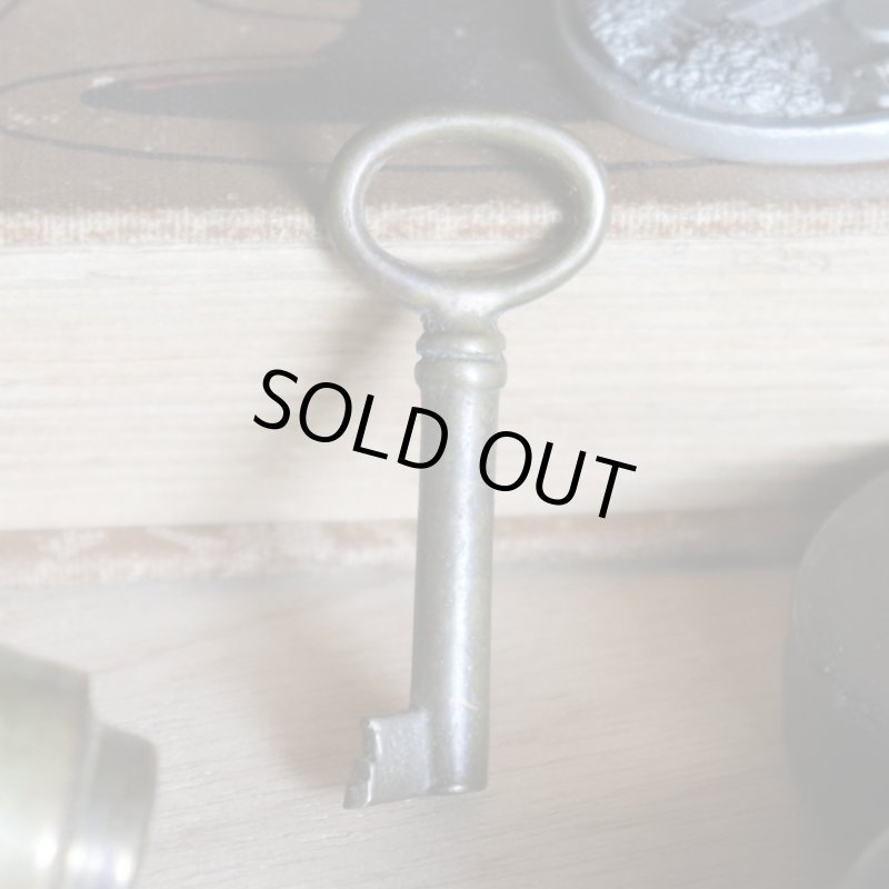 アンティークキー｜古い錠前パドロック用の真鍮製鍵