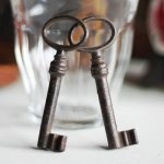 画像1: USAヴィンテージ鍵2本セット65mm｜古いアンティークキー・アンティーク鍵・カギ (1)
