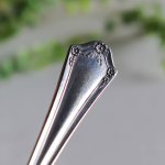 USAアンティークシルバープレートサービングフォーク｜リボン&花柄銀器カトラリー