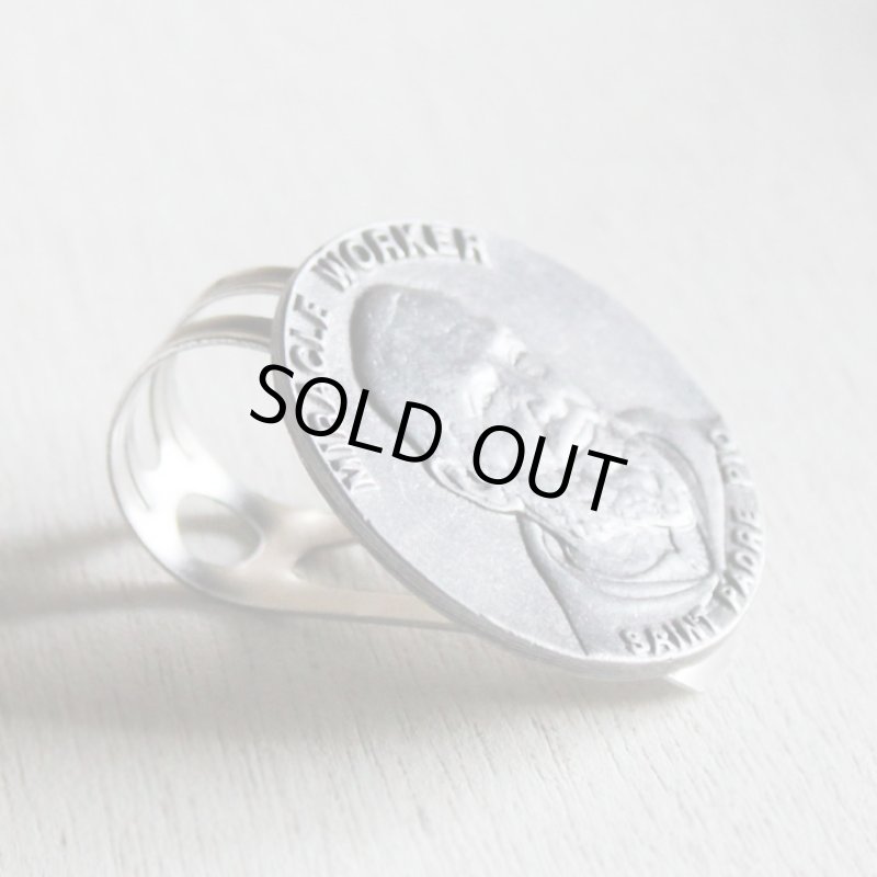 画像2: イタリア製カトリックピオ神父の車内用サンバイザークリップ｜聖人メダイ付きクリップ聖パドレ・ピオ (2)