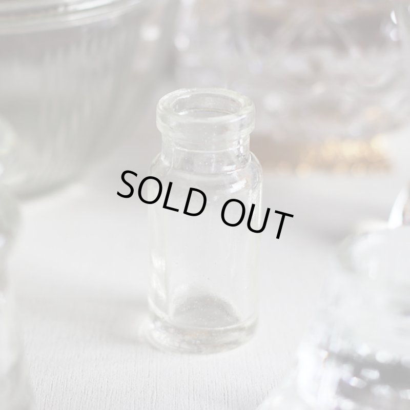 画像9: アメリカヴィンテージガラスボトル大小２本組｜アンティーク雑貨グラス薬瓶メディスンボトル (9)