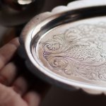 画像10: 英国イギリス製ヴィンテージシルバープレートトレー彫刻装飾エングレービング｜アンティーク銀食器銀メッキ (10)