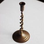 画像2: 英国イギリス製ヴィンテージブラスツイストキャンドルスタンド｜アンティークキャンドルホルダー真鍮製蝋台 (2)