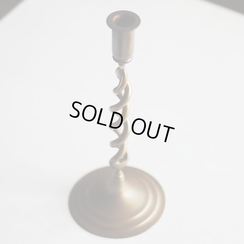 画像2: 英国イギリス製ヴィンテージブラスツイストキャンドルスタンド｜アンティークキャンドルホルダー真鍮製蝋台 (2)