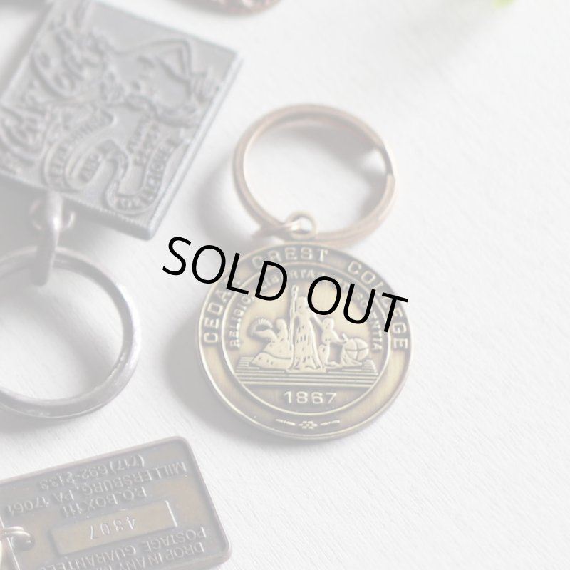 アメリカン雑貨キーホルダー｜CEDAR CREST COLLEGE大学・TAIWAN製