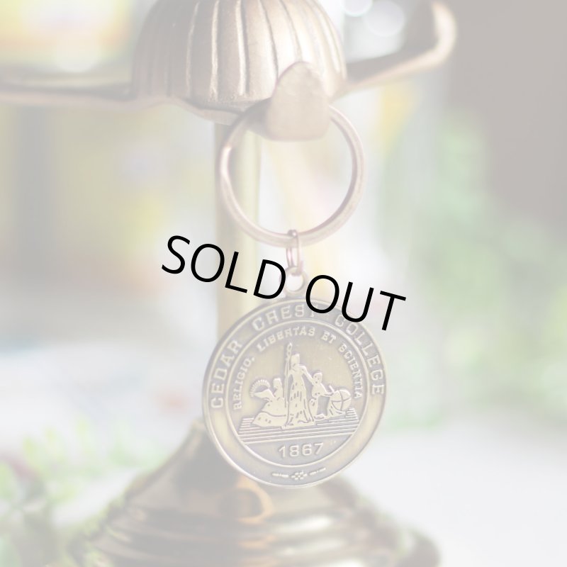 アメリカン雑貨キーホルダー｜CEDAR CREST COLLEGE大学・TAIWAN製